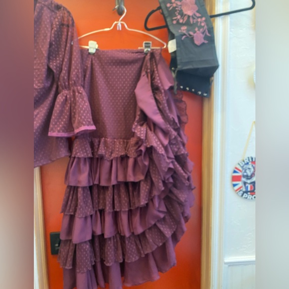 NWT Flamenco Fancy Lace Ensemble Elegant Burgundy Ruffled Skirt Top and belt XL - Picture 2 of 12